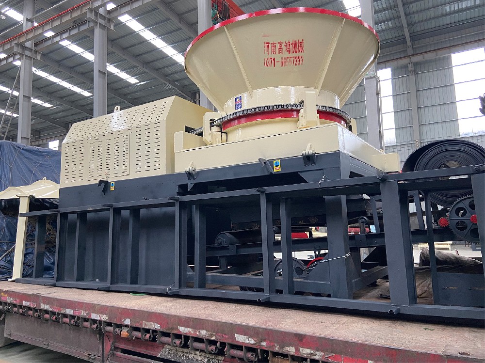 高(gāo)鴻機械發往寧夏的樹根破(pò)碎機現場