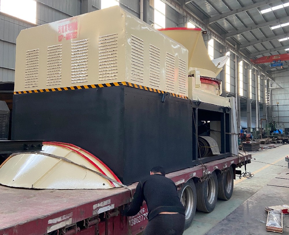 固定(dìng)式樹(shù)根破碎機發往青海現場(chǎng)